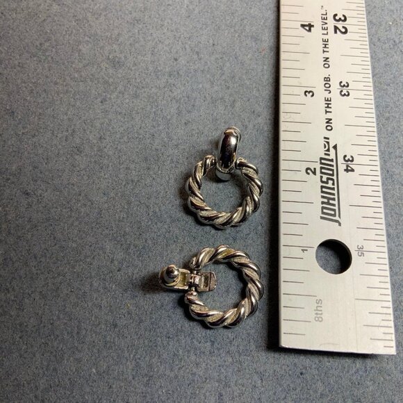 Monet Hoop Knocker Earrings Pierced Silver Twisted Shiny Texture Retro Vintage - Picture 4 of 4